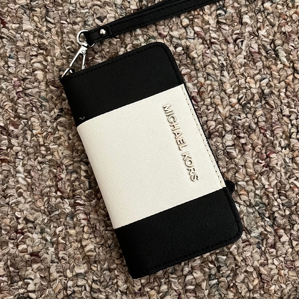 Michael Kors wristlet